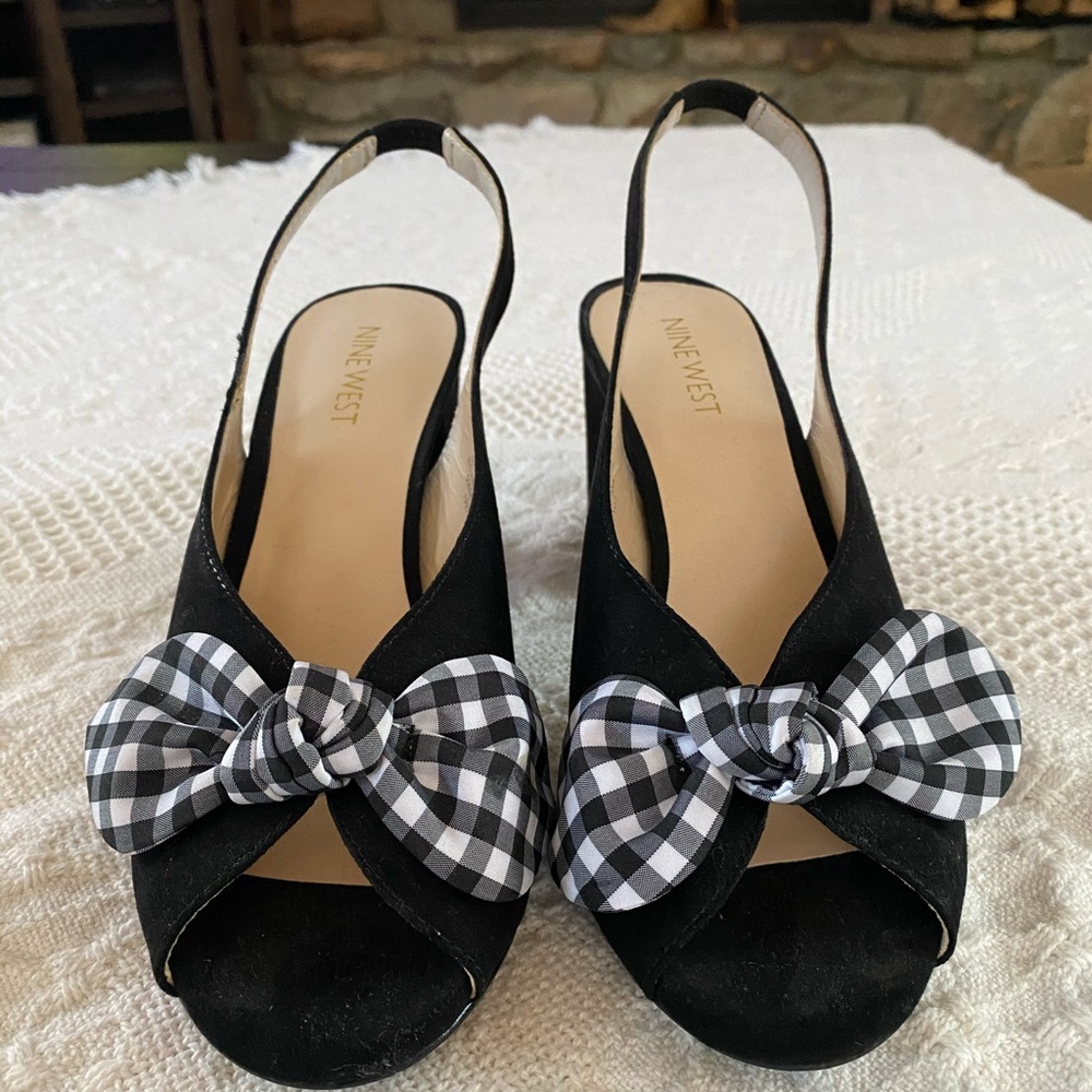 Nine West sling back sandals NEVER WORN (except house). No box.